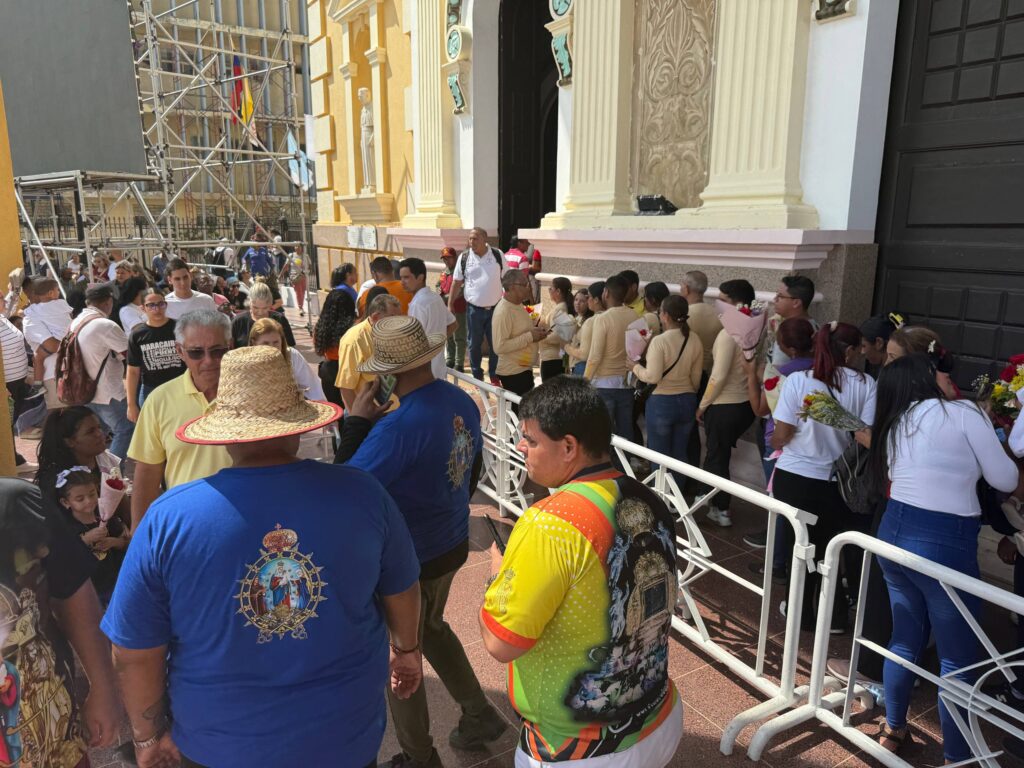 Maracaibo, capital del estado Zulia, conmemora con gran devoción el 316 aniversario del milagro que marcó la llegada de la Virgen de Chiquinquirá