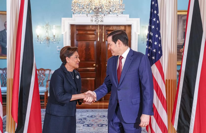 Primera Ministra de Trinidad y Tobago Kamla Persad Bissessar se reúne