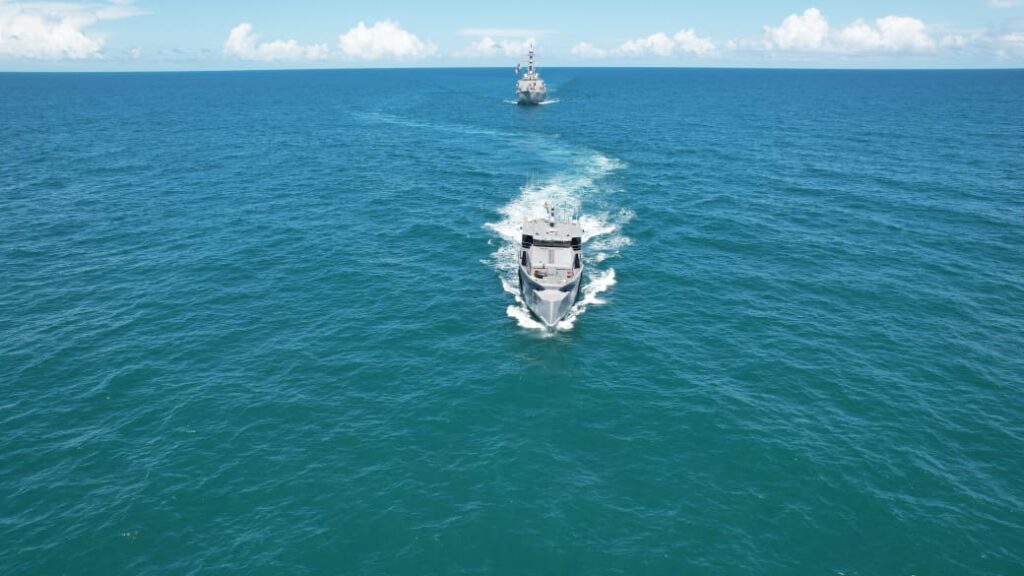 Buques GDF Shahoud y USS Mahan en aguas territoriales de Guyana