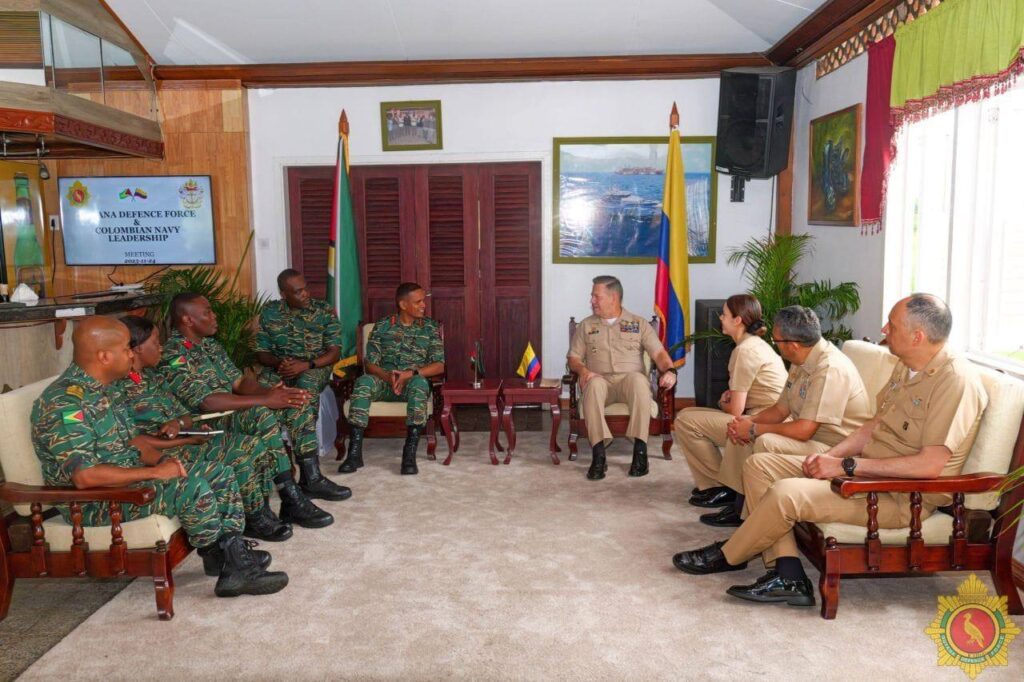 Fuerzas de Colombia y Guyana reunidas en Anangayana