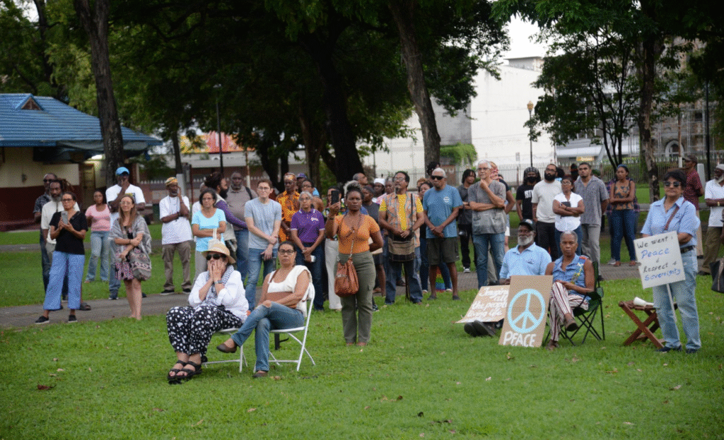 Manifestantes por la paz en Puerto España, Trinidad y Tobago