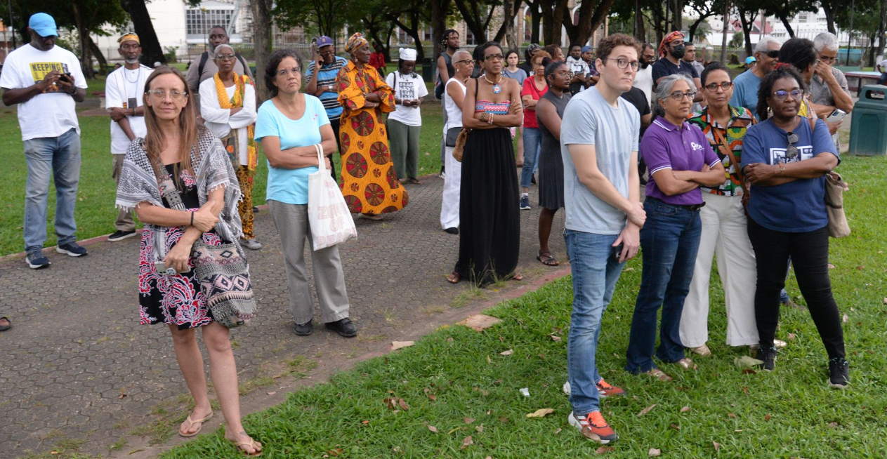 Manifestantes en Puerto España, Trinidad y Tobago