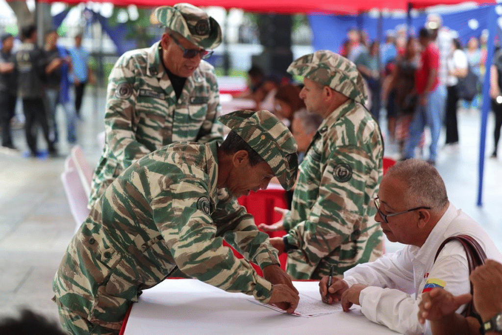 Venezuela se mantiene imperturbable ante la guerra psicológica de Trump y su despliegue militar en el Caribe