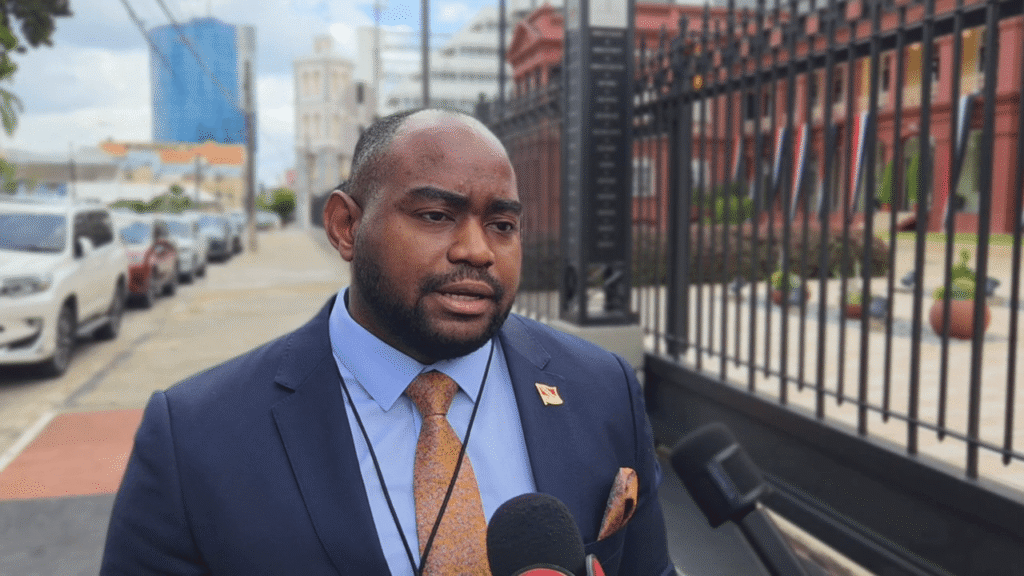Sean Sobers, Ministro de Relaciones Exteriores y Caricom de Trinidad y Tobago
