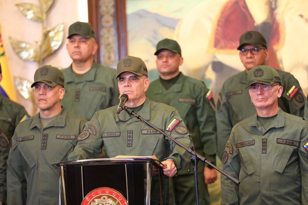 La FANB defiende la soberanía frente a acusaciones delirantes de Donald Trump