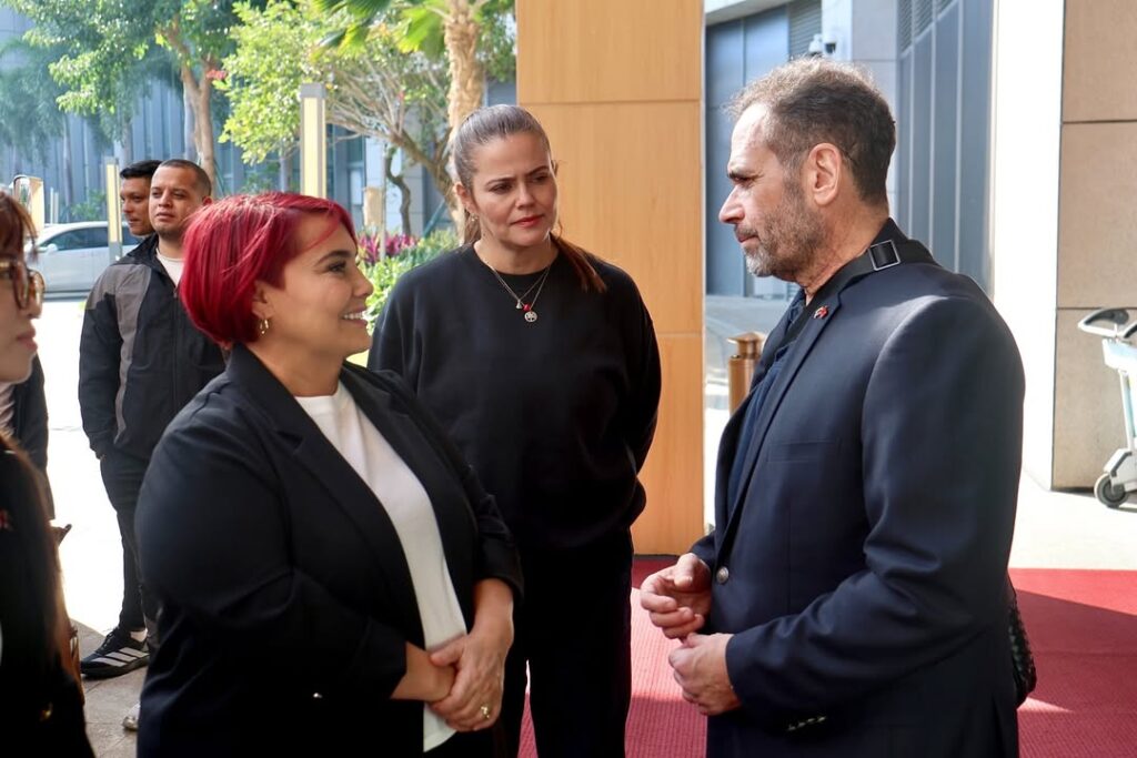 Venezuela mira a Asia: embajador y ministra de Turismo fortalecen estrategia en Travel Mart Haikou 2025