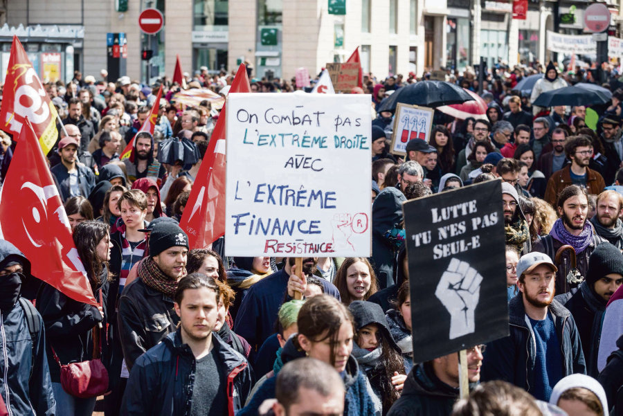 Miles de manifestantes salen a las calles de Francia en contra la austeridad